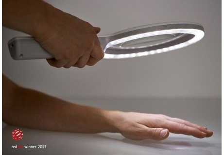 OPTICLUX: la lupa que ilumina con precisión profesional