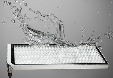 ACURIA de Waldmann: la luminaria industrial perfecta para entornos exigentes